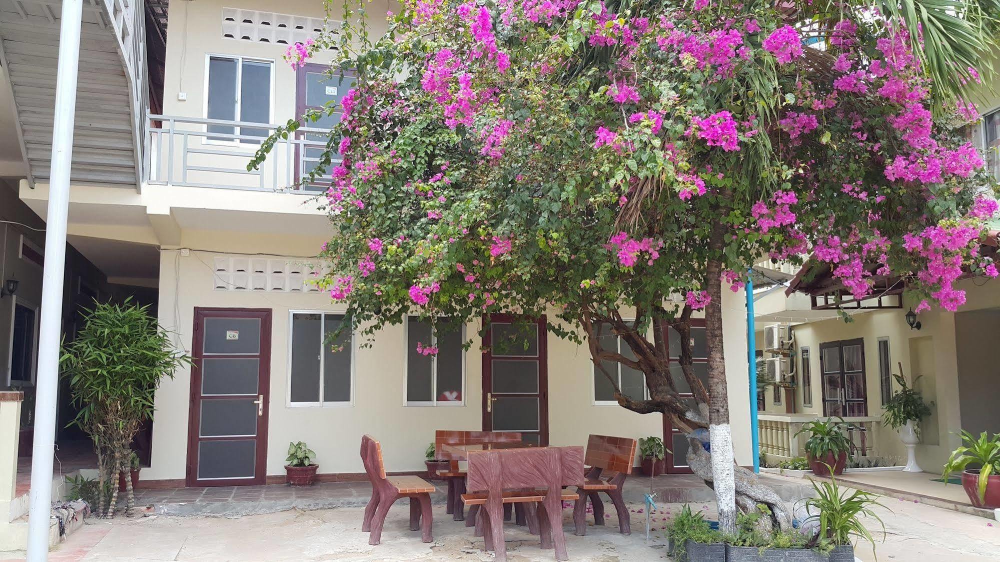 Sakal Guesthouse Restaurant & Bar Sihanoukville Exteriér fotografie